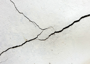 Cracked-Concrete